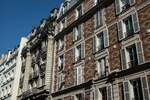 Eine Interessante Fassade, fotografiert in Paris, in Juni, 2023.