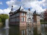 Schoten, Wasserschloss Kasteel van Schoten, erstmals erwhnt 1232, seit 1955 Kulturzentrum (28.04.2015)