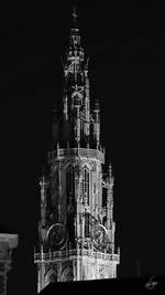 Der Turm der Liebfrauenkathedrale zu Antwerpen Ende Juli 2018.