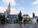 Turm der Liebfrauenkathedrale sowie das Denkmal fr Petro-Paulo- Rubens in Antwerpen;100830