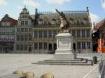 Tournai, Grand Place mit Statue der Christine de Lalaing (30.06.2014)