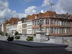 Tournai, Statue an der Rue de Puits l`Eau (30.06.2014)