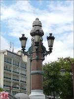 Diese Sule schmckt die Treppe (escalier de la chic-chac), welche von der Place de la Victoire zum Hauptbahnhof von Verviers hinunterfhrt.