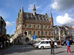 Geraardsbergen, neogotisches Rathaus am Grote Markt (29.06.2014)
