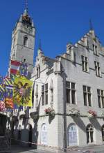 Dendermonde, Rathaus mit Belfried am Grote Markt, erbaut im 14.