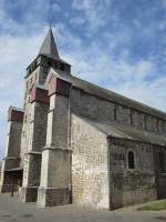 Orp-le-Grand, Kirche Sainte-Adle-et-Saint-Martin, erbaut ab 1100 (04.07.2014)