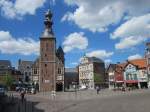 Tielt, Belfried Hallentoren und Rathaus, Turm erbaut 1275, seit 1773 mit Glockenspiel mit 36 Glocken (01.07.2014)