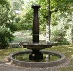 Bad Wildbad, der R�mische Brunnen im Kurpark, Sept.2026