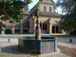 Maulbronn, im besterhaltenen mittelalterlichen Kloster (Unesco-Weltkulturerbe) nrdlich der Alpen steht dieser Brunnen von 1794, Okt.2010 