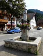 Garmisch-Partenkirchen, der Brunnen  Heiliger Antonius , Aug.2014