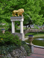 Die eindrucksvolle Lwenfontne im Park Klein-Glienicke.