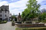 Gengenbach, der Marienbrunnen im Barockgarten an der Stadtkirche St.Marien, April 2019