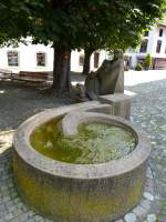 Bad Zurzach, vor dem Münster steht der Verena-Brunnen, aufgestellt 1983, Juli 2013