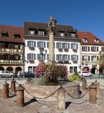 Molsheim, der Brunnen auf dem Marktplatz, Sept.2015