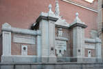 Die alte Pferdetrnke  Plaza De La Cruz Verde  befindet sich in der Madrider Altstadt (Dezember 2010)