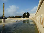 Einer der vielen Brunnen, welche den Olympiapark in Barcelona schmcken.