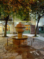 Ein kleiner Brunnen im Spanischen Dorf (Poble Espanyol), einem Freilichtmuseum in Barcelona.