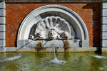 Dieser Muschelbrunnen (Fuente de la Concha del Parterre) befindet sich im Retiro-Park von Madrid.