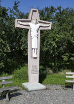 Zunsweier in der Ortenau, das Christuskreuz am Ortsrand wurde 1981 vom hiesigen Ortsverein errichtet, Aug.2023