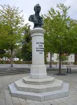 Sigmaringen, Denkmal f�r F�rst Karl von Hohenzollern von 1869, steht am Karlsplatz, Sept.2026