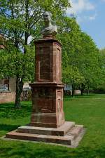Zweibrücken in der Pfalz, im Schloßgarten steht das Denkmal von MaxI.Joseph, erster König von Bayern 1806, der hier seine Jugend verbrachte, April 2011