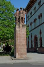 Kaiserslautern, Kriegerdenkmal im Stadtzentrum, April 2011