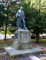 Lrrach, Denkmal fr den Heimatdichter Johann Peter Hebel (1760-1826) von Wilhelm Gerstel, aufgestellt 1910, Sept.2014