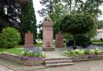 Bad Herrenalb, Denkmal fr die Gefallenen der beiden Weltkriege, steht im ehemaligen Klosterbereich, Aug.2015