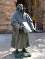 Landau, Martin-Luther-Denkmal, steht vor der evangelischen Stiftskirche, Sept.2017