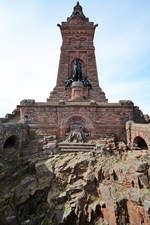 Das Kyffhuserdenkmal mit Kaiser Friedrich I., genannt Barbarossa und Kaiser Wilhelm I.