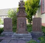 Willsttt, Denkmal fr die Kriegsopfer, 1870-71, 1914-18, 1939-45, neben der evangelischen Kirche, Mai 2020