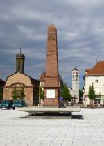 Hningen (Huningue) im Sdelsa, Denkmal fr den franzsischen General Abbatucci auf dem gleichnamigen Platz im Stadtzentrum, Mai 2013
