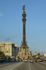 Das monumentale Kolumbus-Denkmal, eine 60m hohe Sule mit Bronzestatue, welche zur Weltausstellung 1888 errichtet wurde.