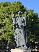 Eine Statue von Josef mit dem Jesuskind in Mdina.