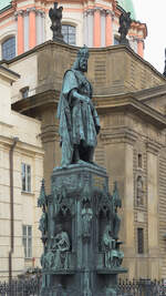 Dieses Denkmal zu Ehren Kaiser Karls IV.