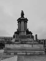 Das 1871 erbaute Denkmal zur Erinnerung an den Erfolg der groen Ausstellung von 1851 vor der Royal Albert Hall in London.