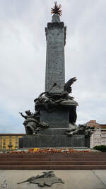Das Fnf-Tage-Denkmal (Monumento alle Cinque Giornate di Milano) ist ein 1895 eingeweihtes Denkmal fr die Opfer des Aufstands der Stadt gegen sterreichische Truppen im Mrz 1848.