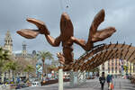 Diese 1989 eingeweihte Skulptur einer Garnele befindet sich auf der Flaniermeile  Passeig de Colom  in Barcelona.