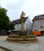 Neckarsulm, der Lwenbrunnen mit der Lwensule auf dem Marktplatz, Sept.2014