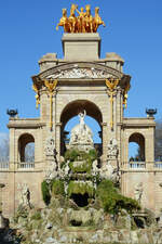 Der Font de la Cascada ist ein klassizistischer 2-stufiger Brunnen mit zentraler Venusstatue aus dem 19.
