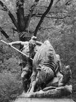 Die Statue  Altgermanische Wisentjagd  von Fritz Schaper ist in Berlin-Tiergarten zu finden.