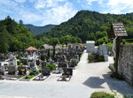 Trzic, der Friedhof neben der Kirche Maria Verkndigung, Juni 2016