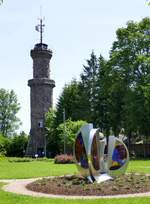 Freudenstadt, auf dem Kirnberg befindet sich neben dem Aussichtsturm auch ein Duftrosengarten und ein Skulpturenpark, Juni 2019