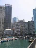 Hong Kong : Blick von der Mole des Yachtclubs auf einen kleinen Anleger.