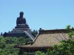 Die 34 Meter hohe Buddhastatue auf der Insel Lantau am 03.07.2003