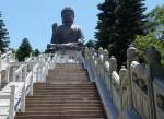 268 Stufen fhren vom Po Lin Tempel hinauf zur Buddhastatue auf der Insel Lantau am 03.07.2003