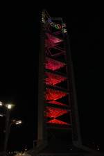 Fernsehturm zu Zeiten der olympischen Spiele 2008 in Peking nachts sehr abwechslungsreich beleuchtet am 11.10.2010