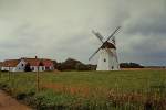 Bornholm, eine noch funktionierende Windmhle, im Aug.1985, Scan vom Dia, Jan.2011