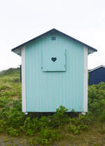 Badehaus am Strand vor Tisvildeleje auf Nordseeland.