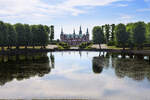 Schloss Frederiksborg (dnisch Frederiksborg Slot) ist ein Wasserschloss in Hillerd auf der dnischen Insel Seeland.